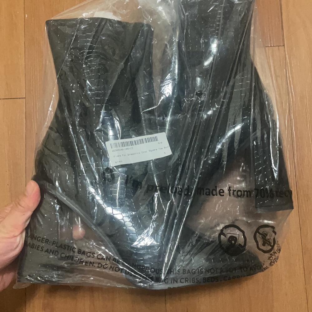 US 7 Flare for dramatics square toe boots - Picture 8 of 8